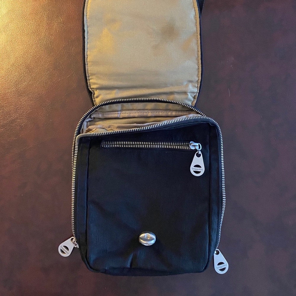 Handbag - Picture 6 of 6